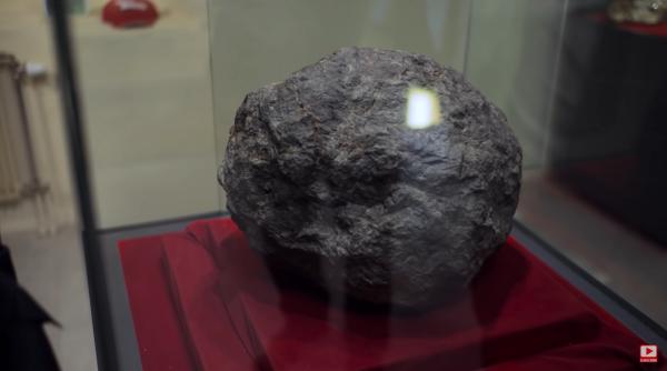 Un bărbat din Germania a găsit în grădina sa un meteorit de aproximativ trei kg. Surpriza a fost când a aflat că valorează 175.000 de lire sterline