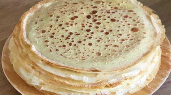 Clătite tradiționale franțuzești. Ies incredibil de pufoase și gustoase