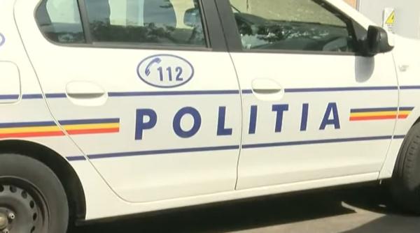 Polițist, lovit cu mașina de un șofer, pe care îl oprise în trafic. Bărbatul recalcitrant, cercetat pentru ultraj