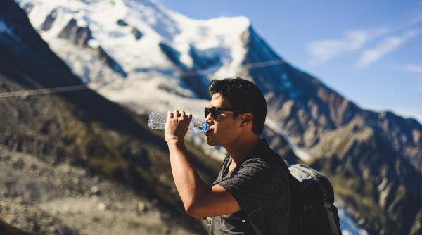 Ghidul cumpărătorului: Cum alegem cea mai bună apă? 