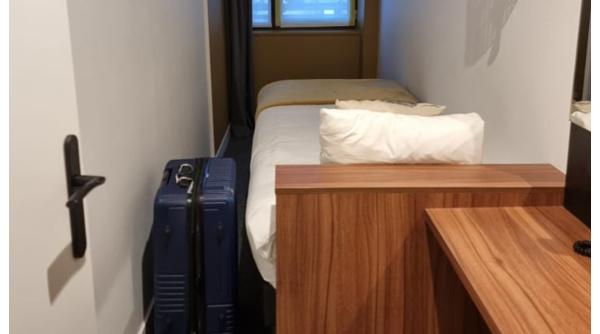 Român, revoltat de camera pe care a primit-o la un hotel din Franța: "N-a fost ieftin deloc"