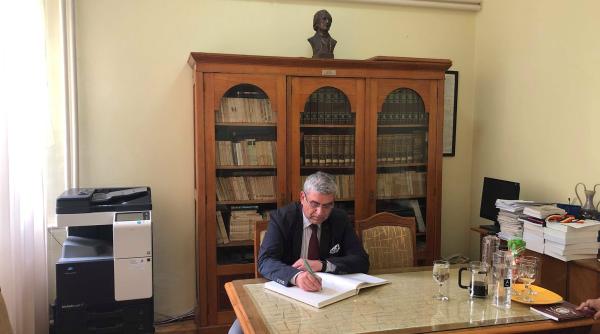 Teodor Baconschi acuză că a fost înșelat de cel mai faimos cafegiu român: „Escrocherie calificată! 'm-a făcut' ca la alba-neagra“