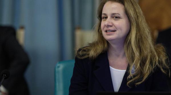 Cu cât cresc salariile profesorilor. Ligia Deca: "Este un prim pas" 