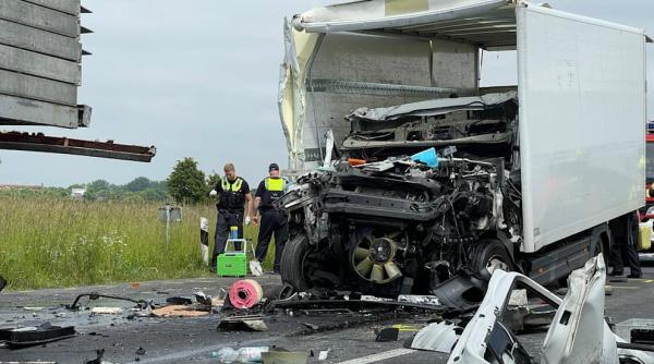 Șofer român, mort într-un accident cumplit în Germania: "Cabina era complet deformată"