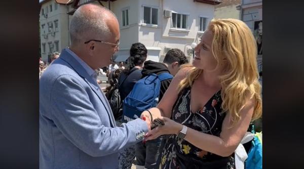 Laude pentru primarul din Cluj din partea unui Tiktoker cunoscut din SUA. Emil Boc este emoționat de gestul tinerei | VIDEO