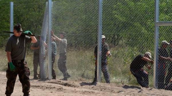 Ungaria se plânge că cheltuie sume uriașe pentru a ține migranții departe de Europa