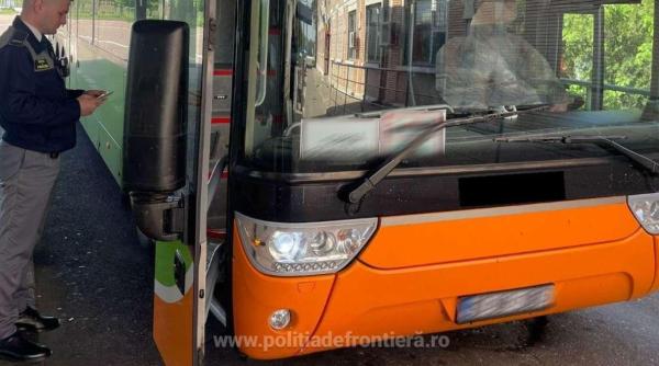 Autocar sosit din Turcia, verificat la frontieră. Doi pasageri români, dați jos cu tot cu bagaje și luați la întrebări