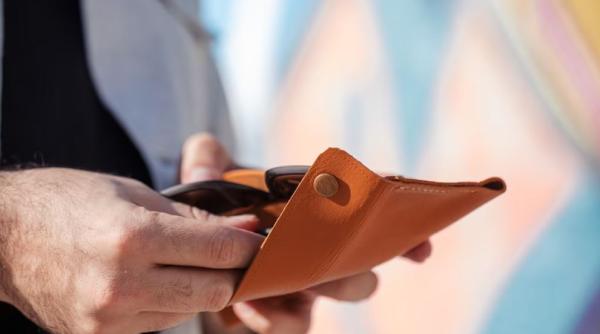 Elveția. Român arestat în plina stradă, după ce a cerut unui trecător să-i schimbe niște bani