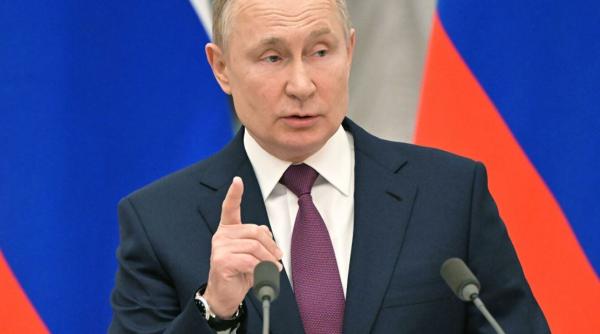 Vladimir Putin confirmă că Rusia desfăşoară arme nucleare tactice în Belarus