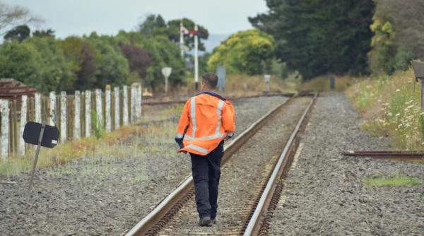 Muncitor român, lovit mortal de un tren în Germania. Bărbatul executa lucrări de întreținere a căii ferate