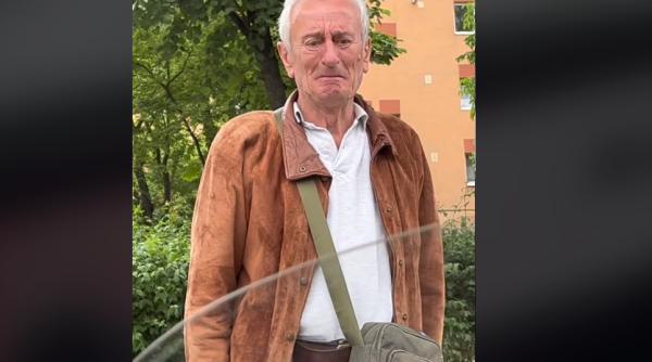 Un bătrân din Brașov plânge în momentul în care vinde Dacia cu care s-a plimbat 34 de ani. Imaginile emoționante au ajuns pe Internet - VIDEO