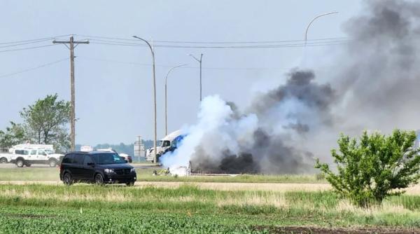Cel puţin 15 morţi și 10 răniți, după ce un microbuz și un TIR s-au ciocnit: "Nu am văzut niciodată un accident atât de mare" / Video