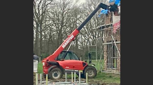 Belgia. Români acuzați de furtul unui manipulator telescopic: "Am fost nevoiți să închiriem o macara pentru a continua să lucrăm"