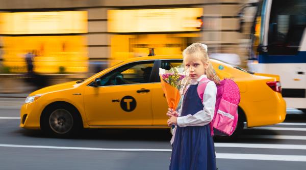 Statul german plătește taxiul elevilor pentru a merge la școală: "Trebuie să facă tot posibilul ca toți elevii să meargă la școală”