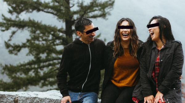 Jaf de proporții în Brașov: Un bărbat a fost jefuit de 6.800 de euro și sechestrat de două fete cu care își dăduse întâlnire pe net