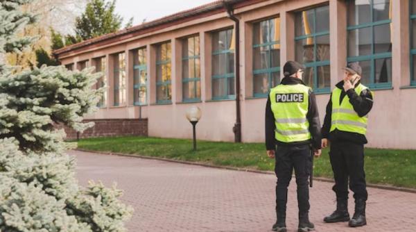 Un tânăr din Germania a rămas fără lingouri și bijuteriile de aur. Le-a predat de bunăvoie hoților, crezând că le dă poliției