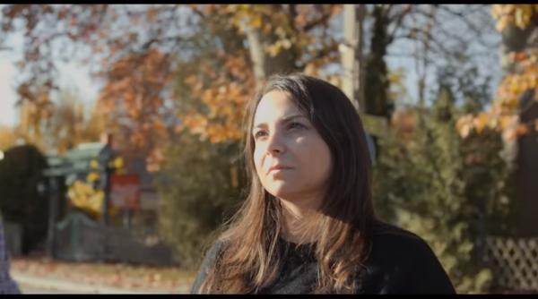 Povestea incredibilă a Elenei. Adoptată în Italia, regizoarea a aflat la 8 ani că este româncă; filmul reunirii cu rădăcinile ei, multipremiat