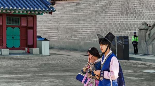 Sud-coreenii, mai tineri cu 1-2 ani peste noapte 