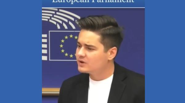 Selly, un cunoscut vlogger, a susținut un discurs în fața Parlamentului European, abordând tema sănătății mentale a tinerilor