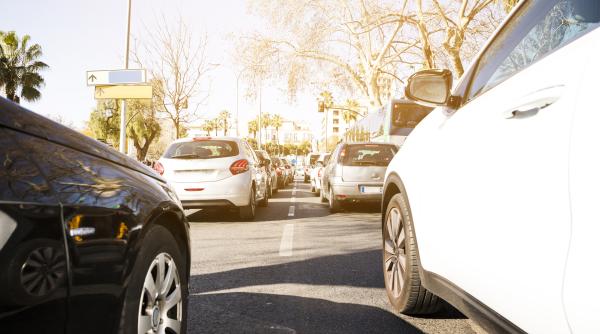 Românii care merg în vacanță cu mașina trebuie să știe: Cum scapi de amenda pentru vinietă, în Bulgaria și ce semnifică un claxon lung, în Turcia