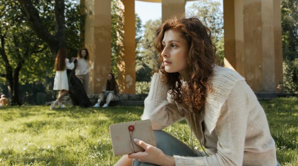 Horoscop special. Trecutul bântuie câteva zodii, în iulie: o întâlnire cu o persoană anume ar putea să le tulbure viața Leilor