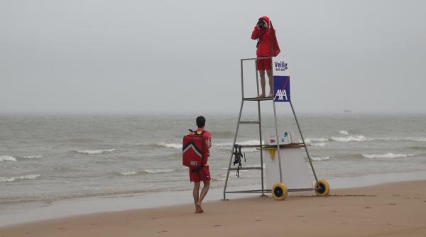 Tragedie pe o plajă din Italia. Un bărbat s-a înecat în fața fiului său de 10 ani. Al șaselea deces pe mare în câteva zile