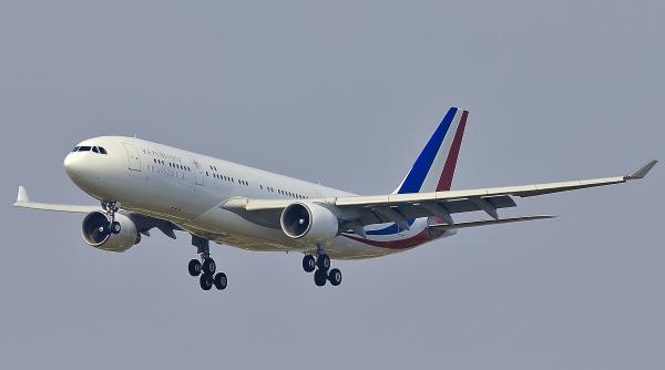 Transportul aerian mondial este aproape de nivelul la care era în 2019, înainte de pandemie