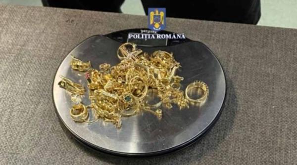 Contrabandă cu bijuterii: Percheziții la 13 români și la sediul unui operator economic din Prahova