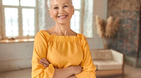 Vârsta unei femei, dezvăluită de câteva semne. Iată la ce trebuie să fii atentă