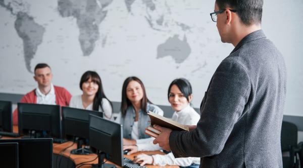 Cursuri de calificare sau formare profesională pentru românii întorși din străinătate. Unde pot fi urmate și cât durează?