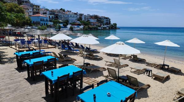 Grecia, lovită de temperaturi de până la 43 de grade. MAE, avertisment pentru turiștii români 