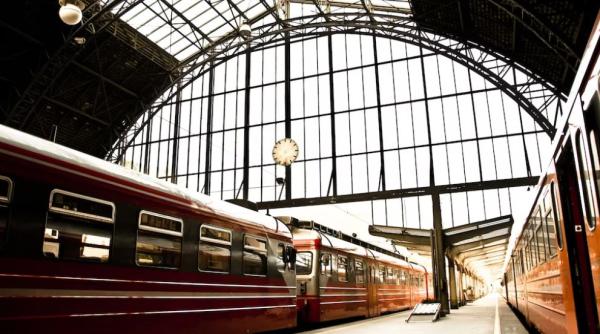 Marea Britanie vrea să închidă casele de bilete din gările feroviare. Urmează un val de concedieri