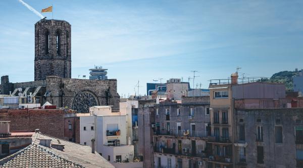 Spania se sufocă sub temperaturi de 43 °C. Autoritățile au emis alerte de caniculă în aproape toată țara