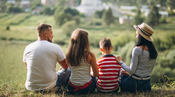 Dilema unei familii de români cu doi copii mici: Să se întoarcă definitiv acasă, din Germania, sau nu? „Țara se schimbă în bine de la an la an“