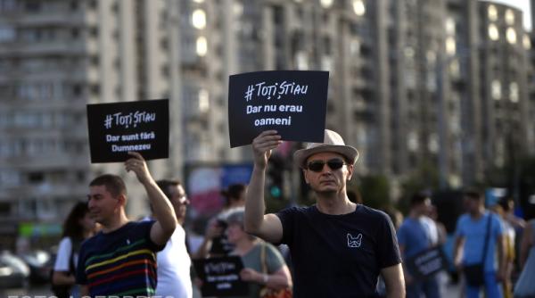 Protest în Piața Victoriei, după dezvăluirile privind azilele groazei 