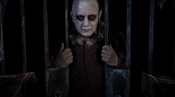 Succesul românesc la Premiile Emmy 2023: Nominalizări pentru echipa de producție a serialului "Wednesday"