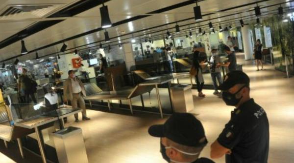 Grevă în transportul aerian din Italia: peste un sfert de milion de călători, inclusiv români, afectați; blocaj de 8 zile și la Aeroportul Gatwick din Londra