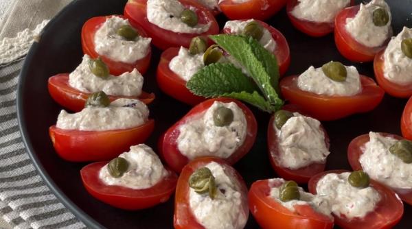 Roșii umplute cu ton, cel mai gustos preparat italienesc. E gata în zece minute!