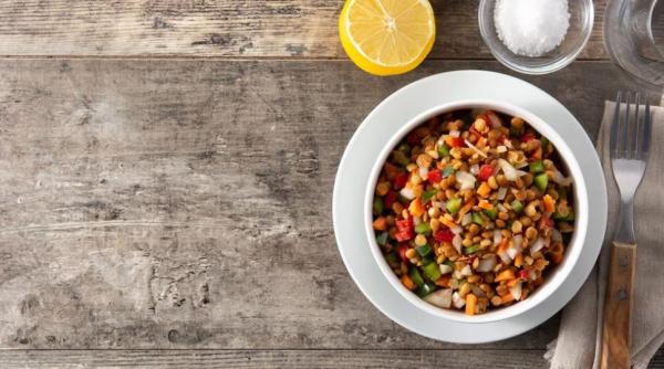 Tocăniță de legume cu năut, o cină gustoasă și sănătoasă, fără carne