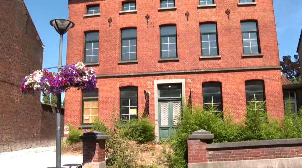 Belgia. Mai mulți români trăiesc în condiții mizere, într-o locuință ilegală: „Își aruncă pur și simplu gunoiul afară, este plin de șoareci“