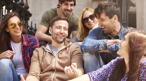 Ce cred românii din diaspora: Lipsa prietenilor de acasă, îi împiedică să revină în România? Rezultate sondaj