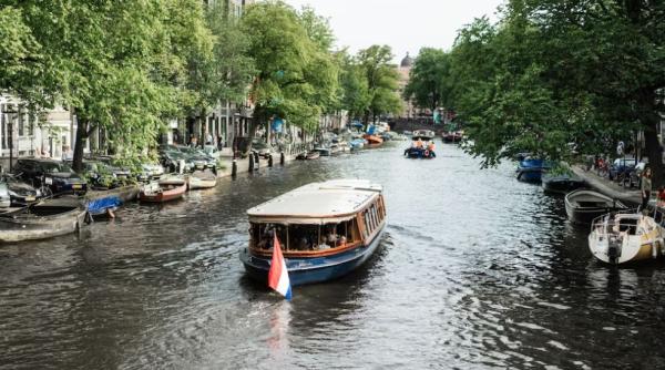 Navele de croazieră, interzise în centrul orașului Amsterdam. Iată explicația!