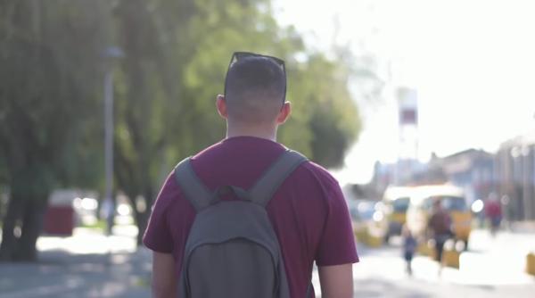 Doi români din Tenerife au lansat o piesă cu un mesaj puternic: „Cum să depășim obstacolele în căutarea visurilor noastre”