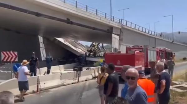 Pod prăbușit în Grecia. Mai multe persoane, prinse sub dărâmături 