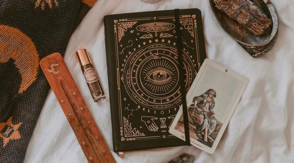 Călătorie astrală în universul zodiacal: Ce carte de tarot se potrivește fiecărei zodii în acest sfârșit de săptămână