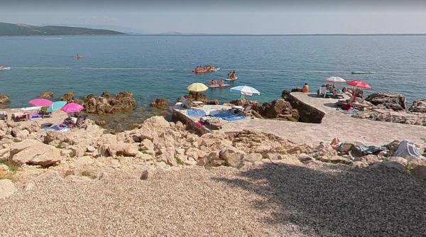 Alertă pe o plajă populară din Croația: 8 turiști au primit îngrijiri medicale