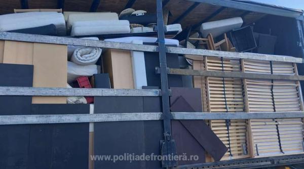 Firme din Germania și Olanda și-au trimis deșeurile în România. Două camioane, pline cu gunoaie, nu au fost lăsate să intre în țară