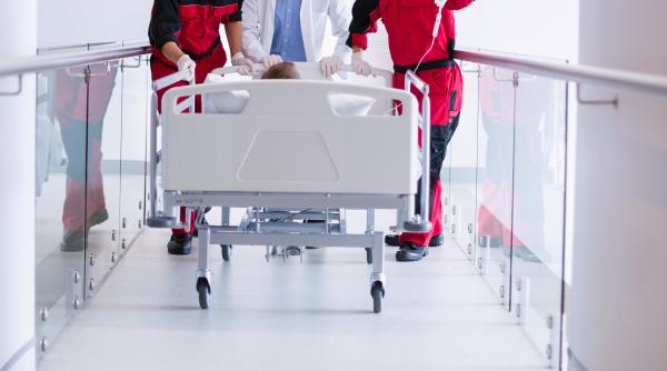 O mamă, a cărei fetiță a murit din cauza unui diagnostic greșit într-un spital din Italia, își strigă disperarea: „Vor să mă demoleze psihic“