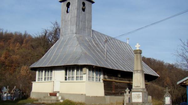 Una dintre cele mai vechi biserici din România, monument istoric, transformată în scrum