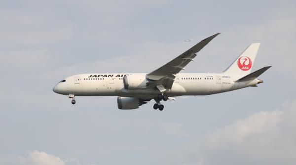 Cea mai mare companie aeriană din Japonia îți închiriază acum haine ca să nu-ți mai faci bagajele